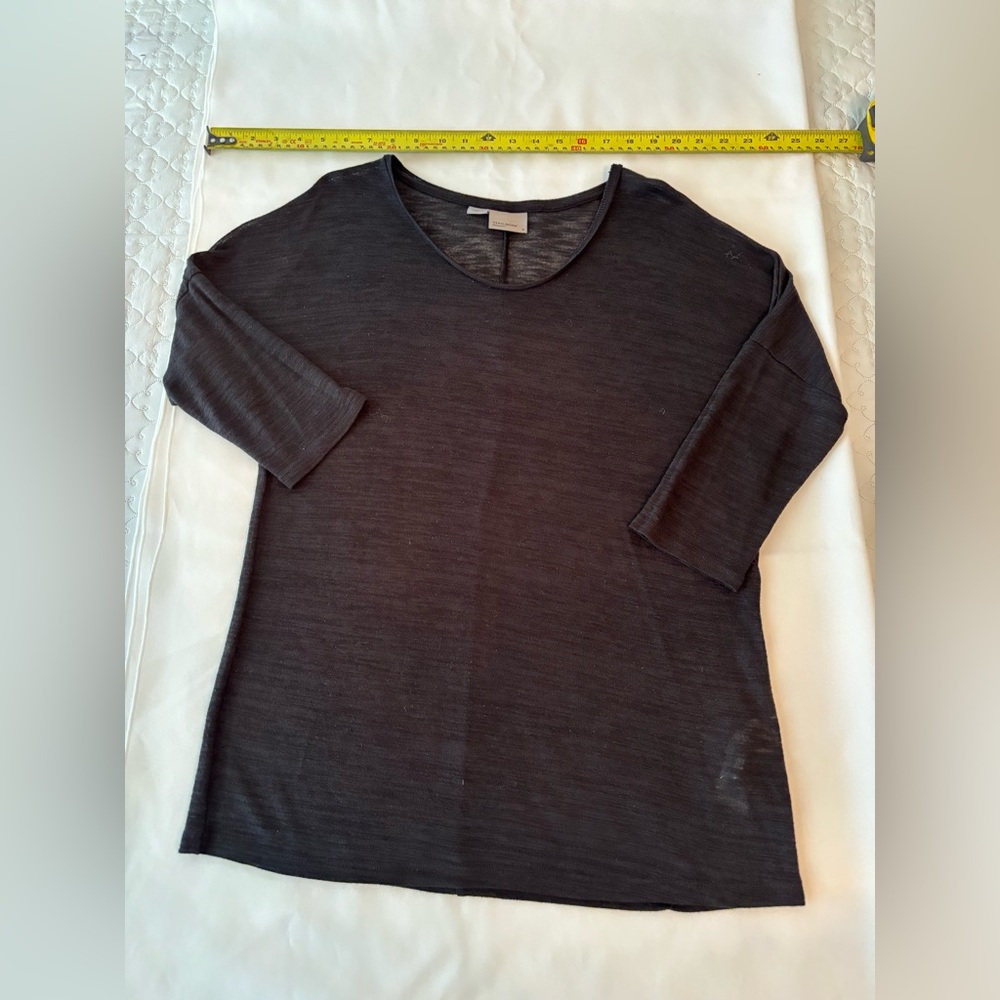 Vero Moda lightweight knit top. Ladies size medium.
